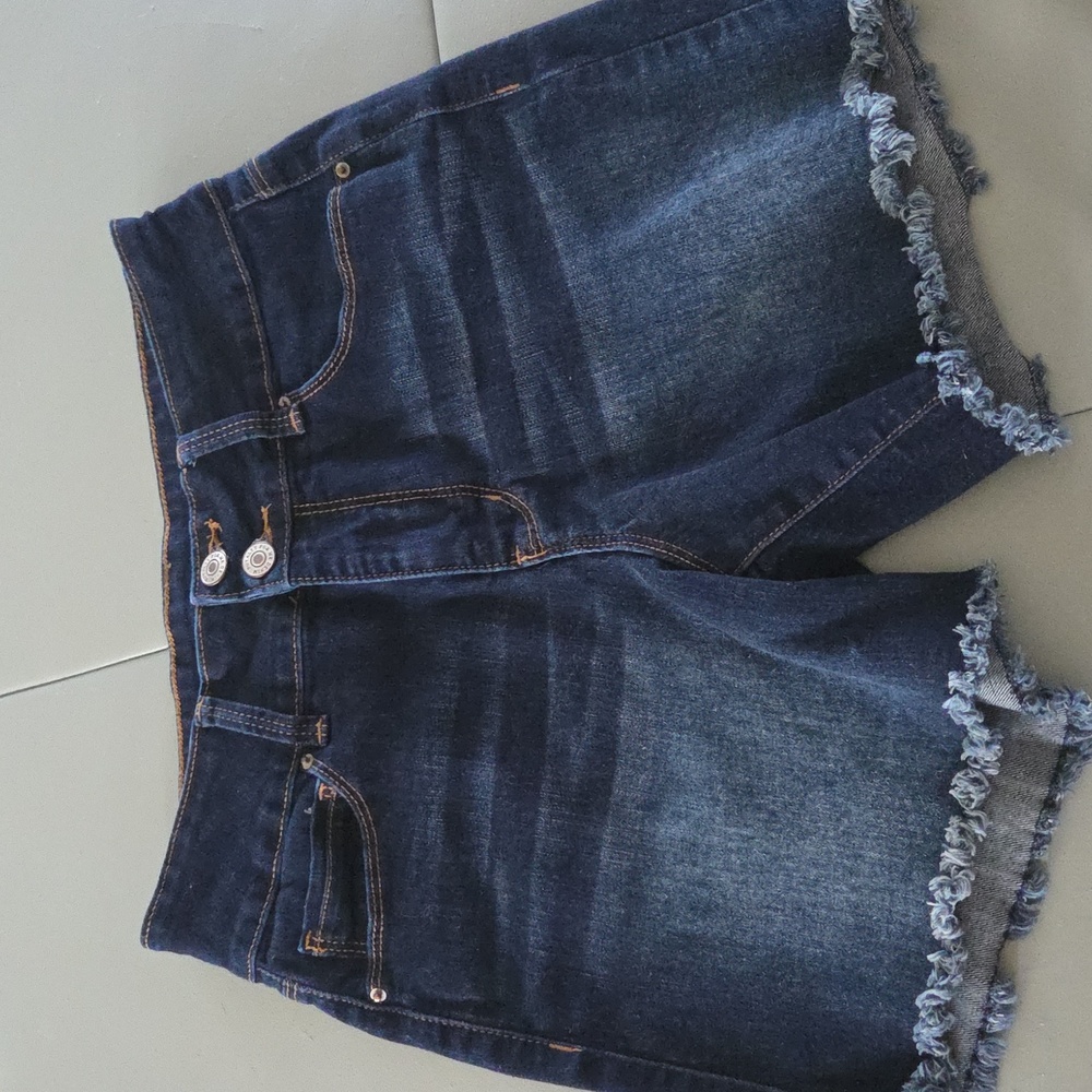 Royalty For Me Women's Denim Frayed Hem Shorts Size 6P